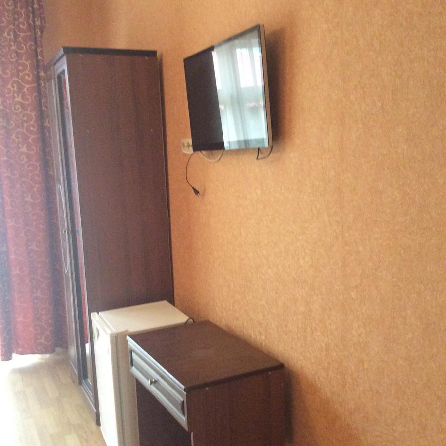 Guest House Dali Гагра Екстериор снимка