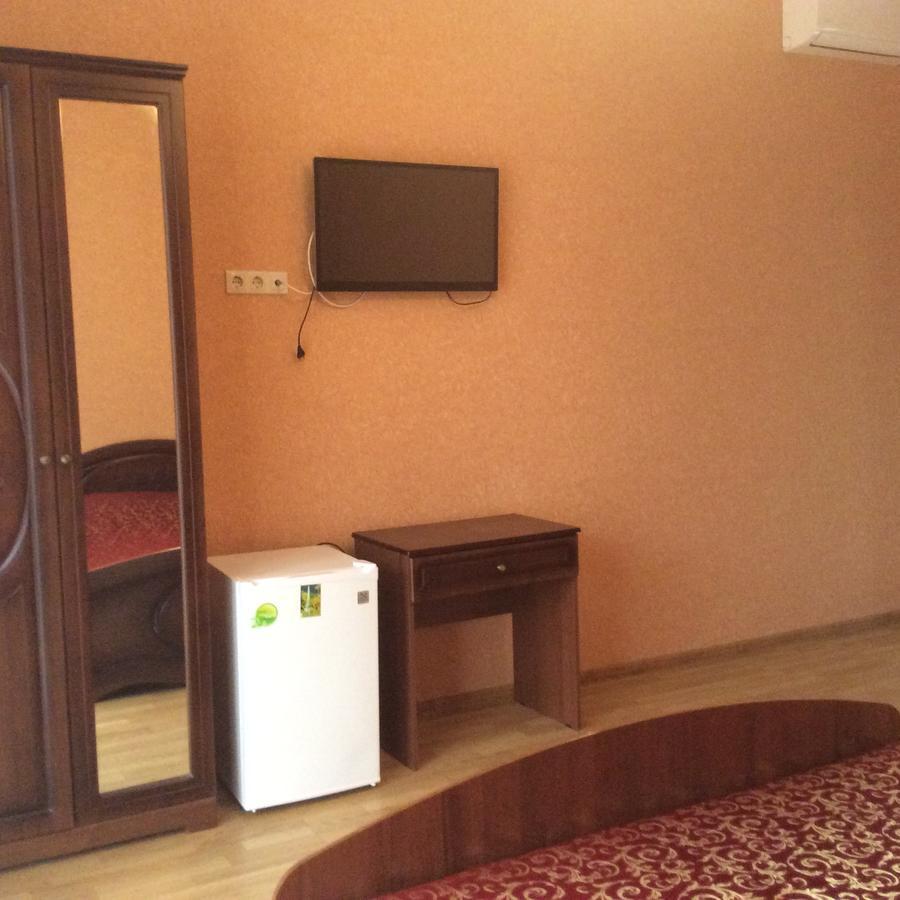Guest House Dali Гагра Екстериор снимка