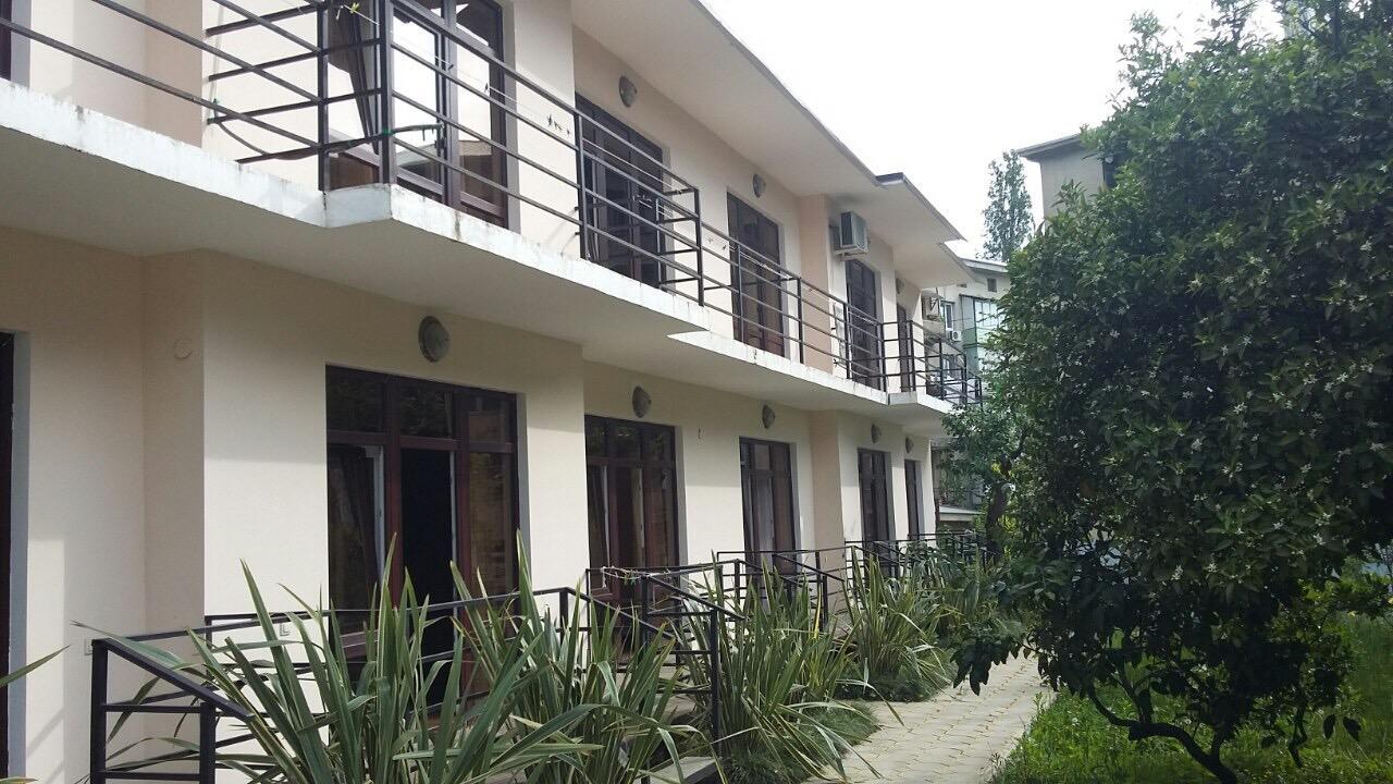 Guest House Dali Гагра Екстериор снимка