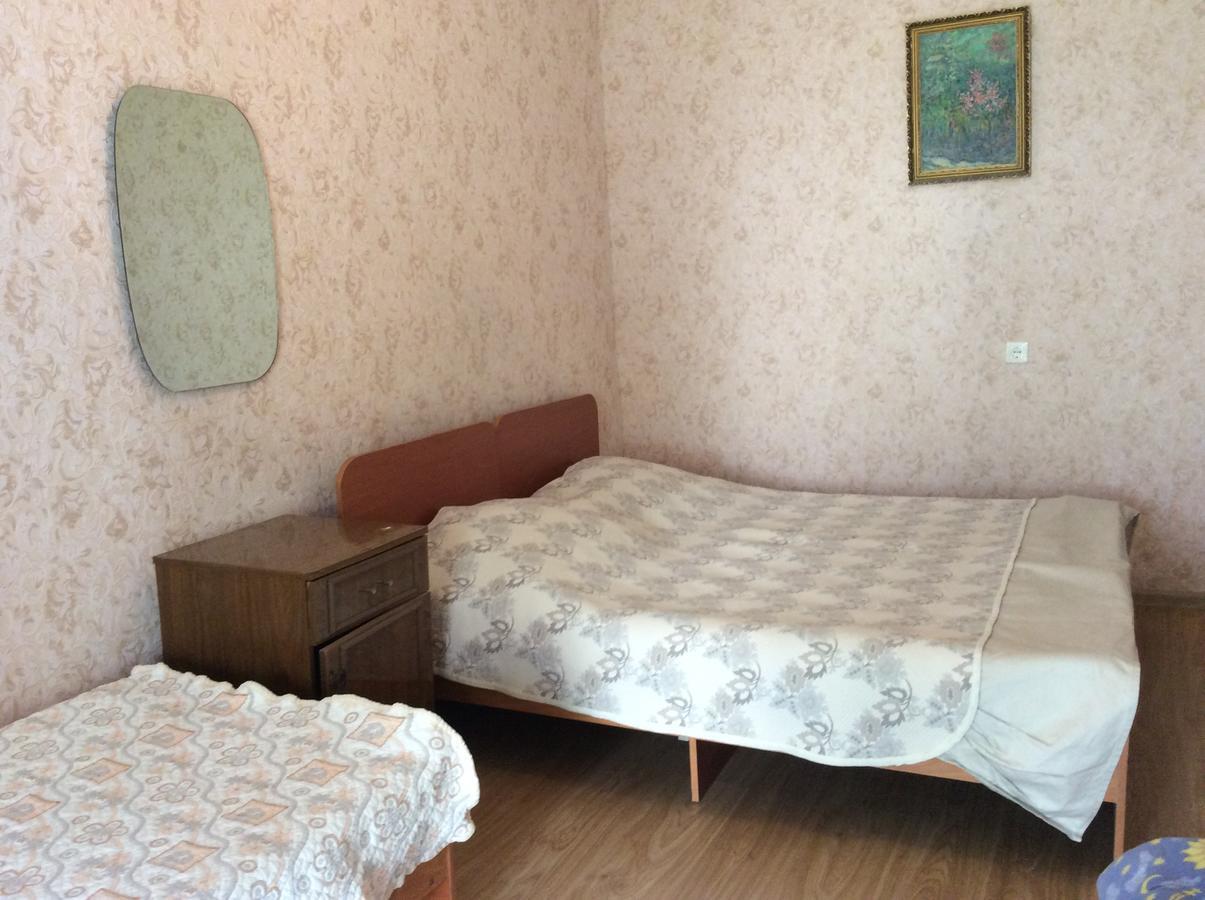 Guest House Dali Гагра Екстериор снимка