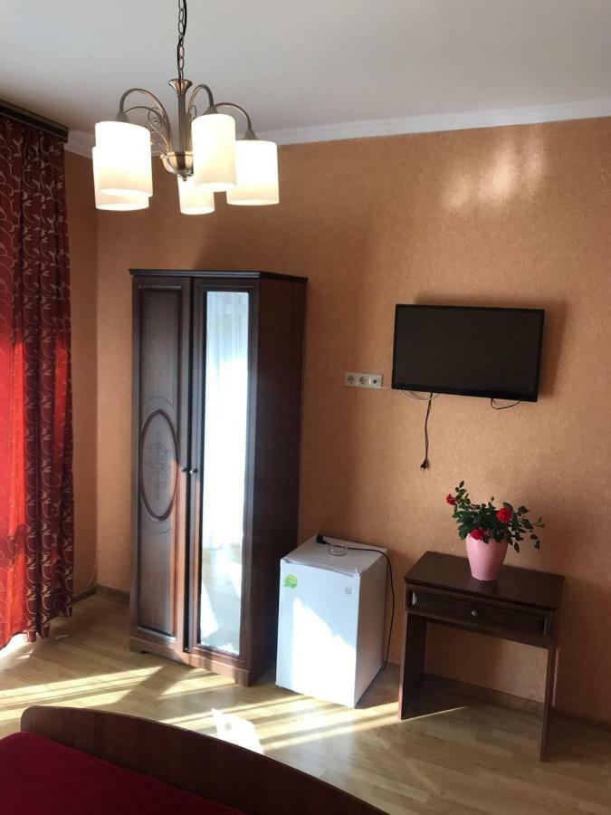 Guest House Dali Гагра Екстериор снимка